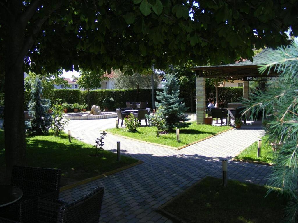 Hotel George Korce Luaran gambar