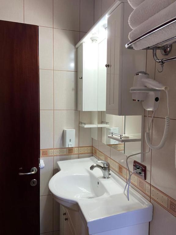 Hotel George Korce Luaran gambar