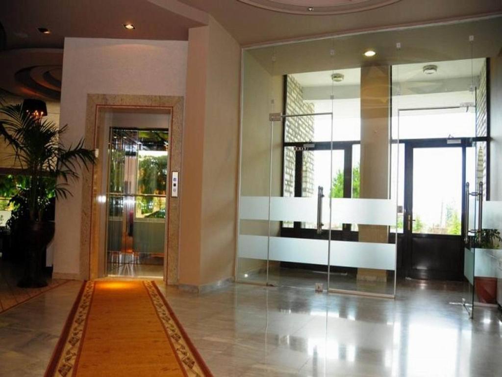 Hotel George Korce Luaran gambar