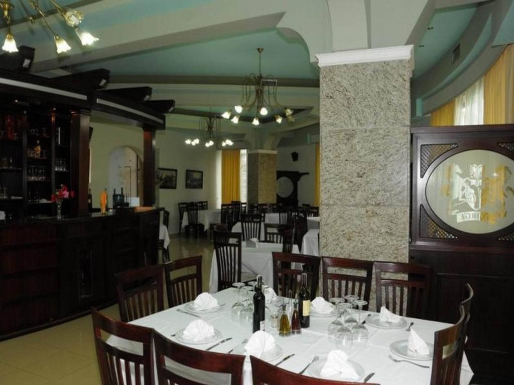 Hotel George Korce Luaran gambar